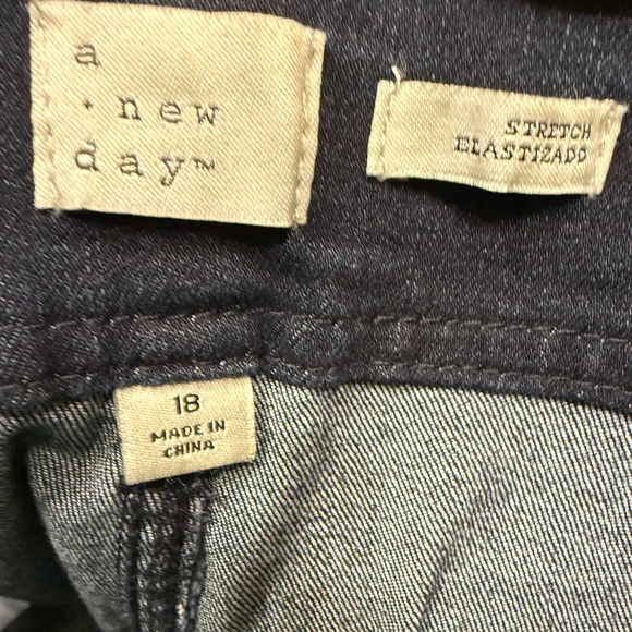 A new Day Dark Blue Cropped Belted Chinos Women’s Sz 18 NEW Pants Slacks - Picture 9 of 9